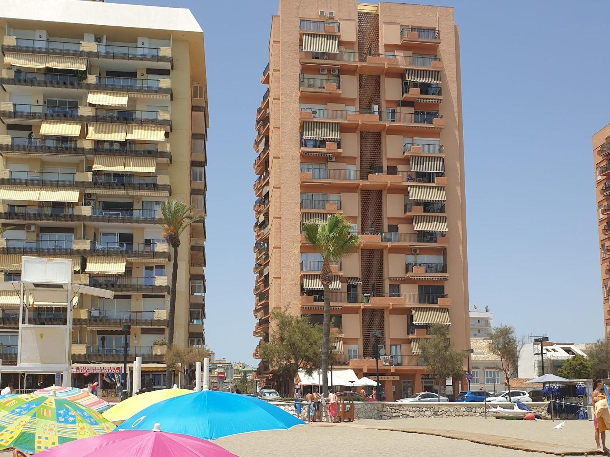 Apartment Belvilla By Oyo Sky-high Seaside Flat, Cleaning Included *