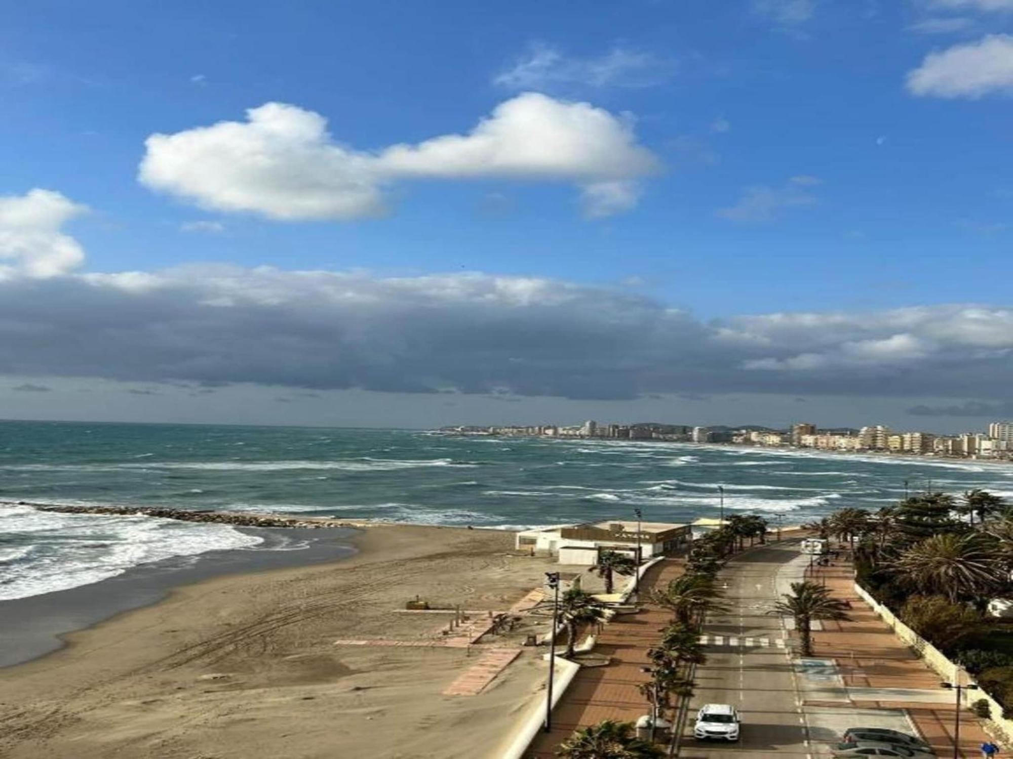 Belvilla By Oyo Sky-high Seaside Flat, Cleaning Included Apartment *